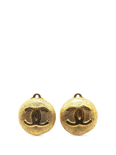 Pre-owned Chanel 20th Century Gold Plated Cc Clip On Earrings Costume Earrings