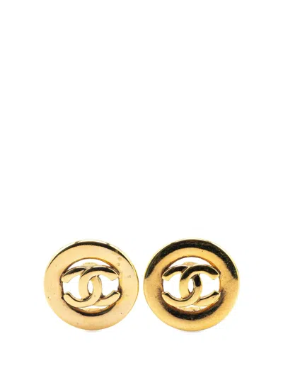 Pre-owned Chanel 20th Century Gold Plated Cc Round Clip On Earrings Costume Earrings