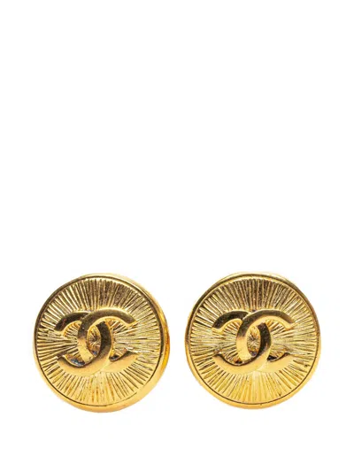 Pre-owned Chanel 20th Century Gold Plated Cc Round Clip On Earrings Costume Earrings