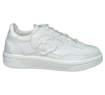 Pre-owned Chanel 23a White Calfskin Leather Cc Logo Tie Flat Runner Trainer Sneaker 40