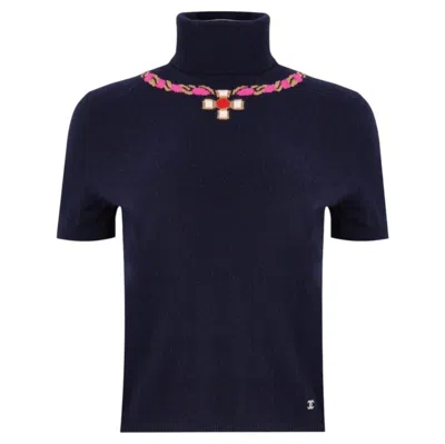 Pre-owned Chanel 23n Cashmere Top With Crystal 'cc' Logo & Gripoix Necklace Graphic In Black