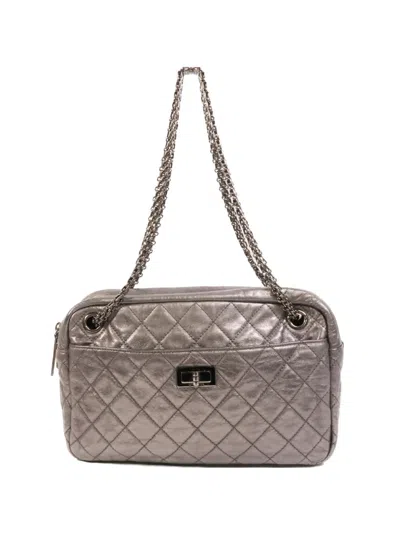 Chanel 2.55 Diamond-quilted Shoulder Bag In Gray