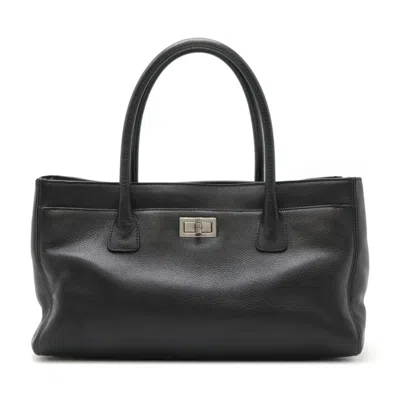 Pre-owned Chanel 2.55 Leather Handbag Pouch Tote Bag () In Black