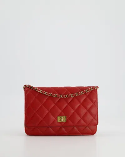 Pre-owned Chanel 2.55 Wallet On Chain In Lambskin Leather With Champagne Gold Hardware In Red