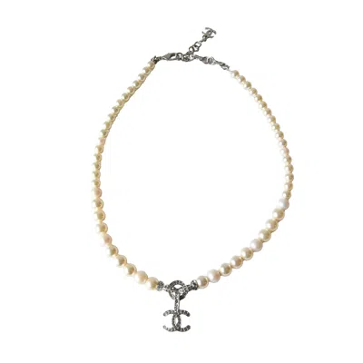 Pre-owned Chanel 25s Cc Crystal Strass Drop With Pearl Necklace Silver