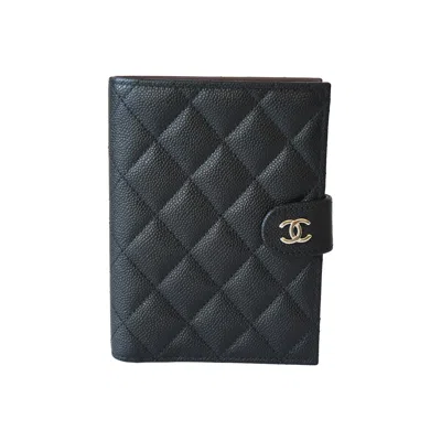 Pre-owned Chanel 26c Cc Caviar Quilted Passport Holder Wallet Black