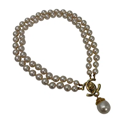 Pre-owned Chanel 96a Double Pearl Turnlock Choker In Gray