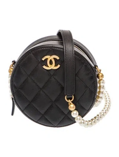 Pre-owned Chanel About Pearls Round Clutch W/ Chain In Black