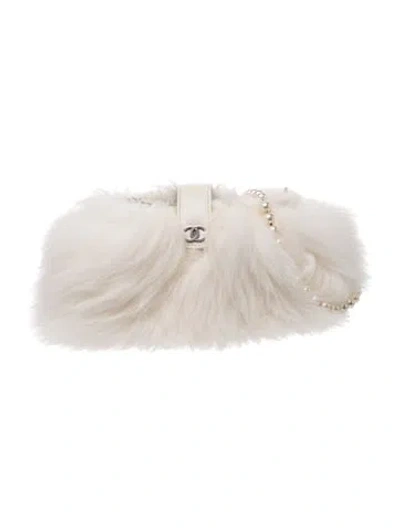 Pre-owned Chanel Angora Cc Clutch In White
