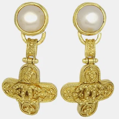 Pre-owned Chanel Artificial Pearl Dangle Earrings Clip-on Gold