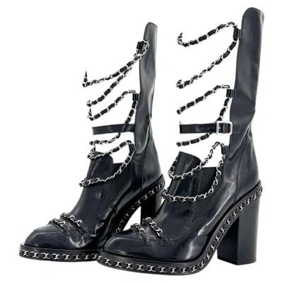 Pre-owned Chanel A/w2013 Karl Lagerfeld Chain Obsession Patent Leather Block Heel Boots 39 In Black