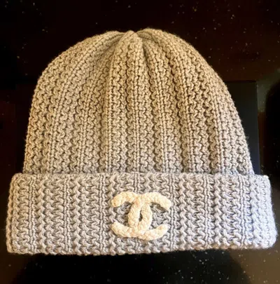 Pre-owned Chanel Beanie Grey