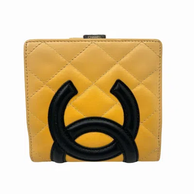 Pre-owned Chanel Beige Black Leather Wallet (bi-fold) () In Multi