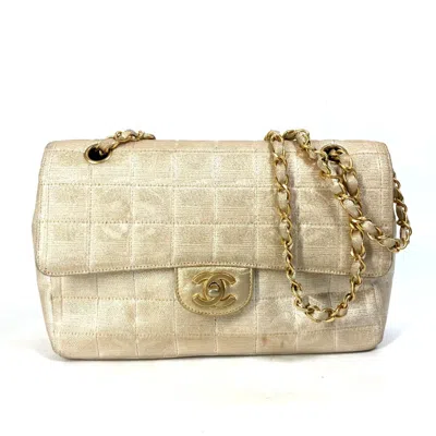 Pre-owned Chanel Beige Cloth Shoulder Bag ()