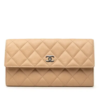 Pre-owned Chanel Beige Grained Calfskin Long Wallet (bi-fold) ()
