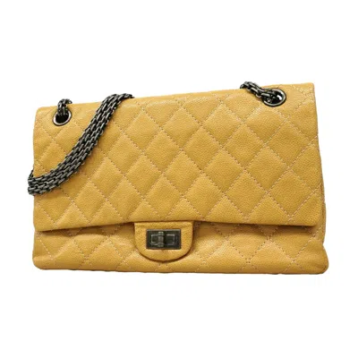 Pre-owned Chanel Beige Grained Calfskin Shoulder Bag () In Sand