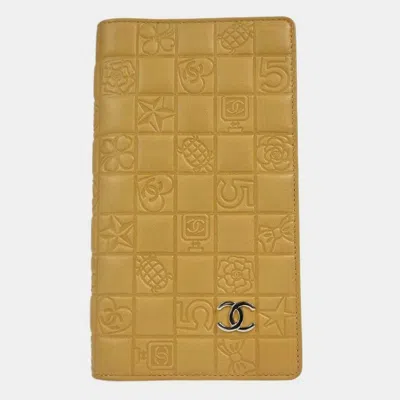 Pre-owned Chanel Beige Lambskin Icon Bifold Wallet