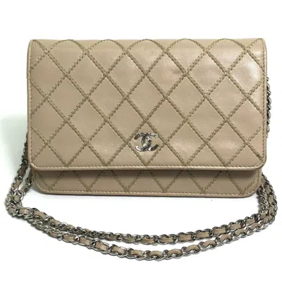 Pre-owned Chanel Beige Leather Chain/shoulder Wallet () In Sand
