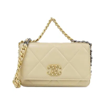 Pre-owned Chanel Beige Leather Chain/shoulder Wallet ()