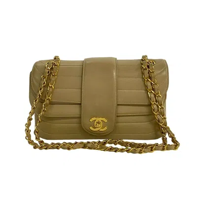 Pre-owned Chanel Beige Leather Pochette Shoulder Bag ()
