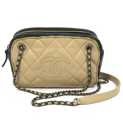 Pre-owned Chanel Beige Leather Shoulder Bag ()