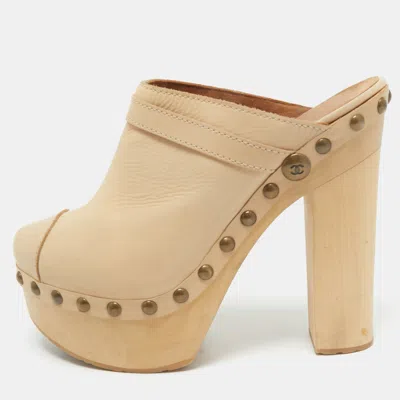 Pre-owned Chanel Beige Leather Studded Platform Clogs Size 39.5