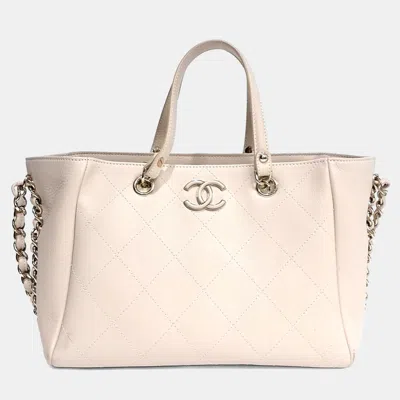 Pre-owned Chanel Beige Leather Tote And Shoulder Bag In Sand