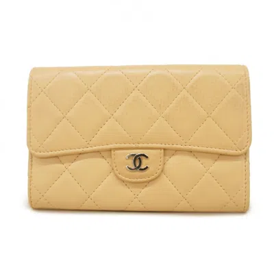 Pre-owned Chanel Beige Leather Wallet (bi-fold) () In Sand