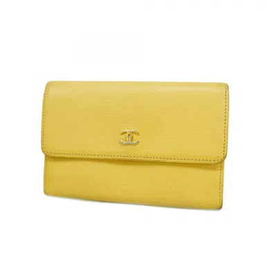 Pre-owned Chanel Beige Leather Wallet (bi-fold) () In Sand