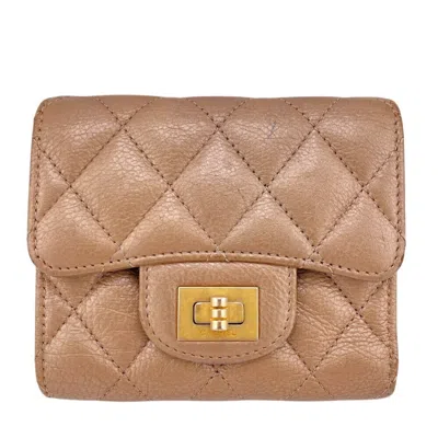 Pre-owned Chanel Beige Leather Wallet (tri-fold) () In Sand