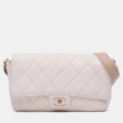 Pre-owned Chanel Beige Medium Cc Quilted Caviar Buckle Strap Messenger Bag
