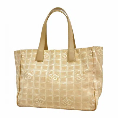 Pre-owned Chanel Beige Nylon Tote Bag () In Sand