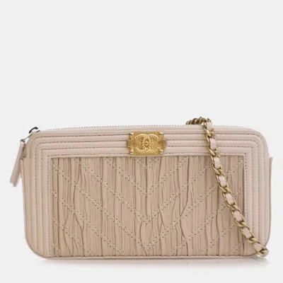 Pre-owned Chanel Beige Small Chevron Crumpled Lambskin Boy Clutch With Chain