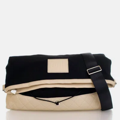 Pre-owned Chanel Beige/black Knit Sport Ligne Messenger In Sand
