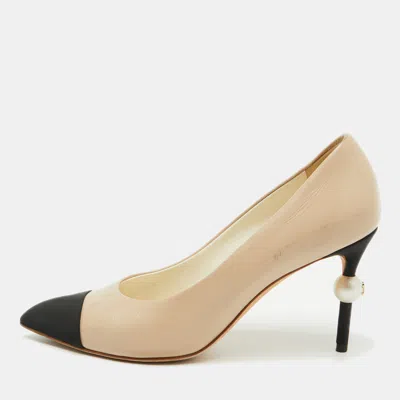 Pre-owned Chanel Beige/black Leather And Canvas Faux Pearl Cap Toe Pumps Size 38