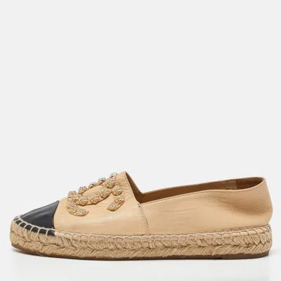 Pre-owned Chanel Beige/black Leather Camellia Studded Cc Espadrille Flats Size 37