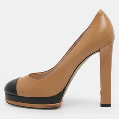 Pre-owned Chanel Beige/black Leather Cc Cap Toe Pumps Size 41 In Sand