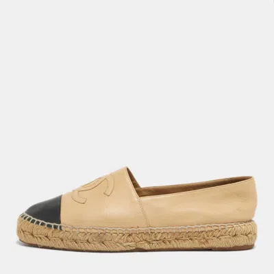 Pre-owned Chanel Beige/black Leather Interlocking Cc Logo Espadrilles Size 40 In Sand