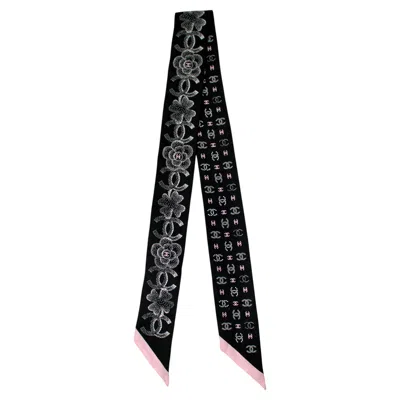 Pre-owned Chanel Black & White Camellia Print Silk Twill Scarf