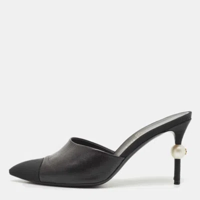 Pre-owned Chanel Black Canvas And Leather Cc Pearl Heel Mules Size 36.5