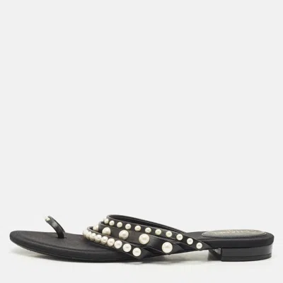Pre-owned Chanel Black Canvas And Leather Pearl Embellished Thong Flats Size 40