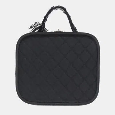 Pre-owned Chanel Canvas Handbag In Black
