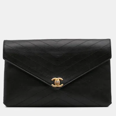 Pre-owned Chanel Black Cc Chevron Calfskin Envelope Clutch