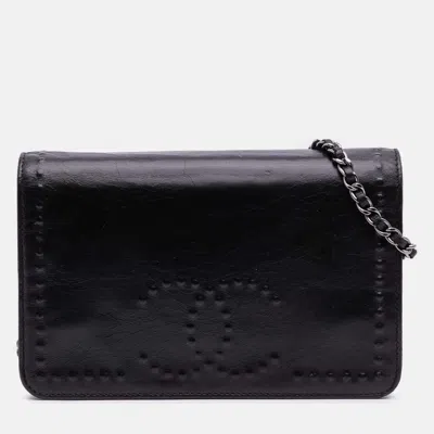Pre-owned Chanel Black Cc Embossed Lambskin Wallet On Chain