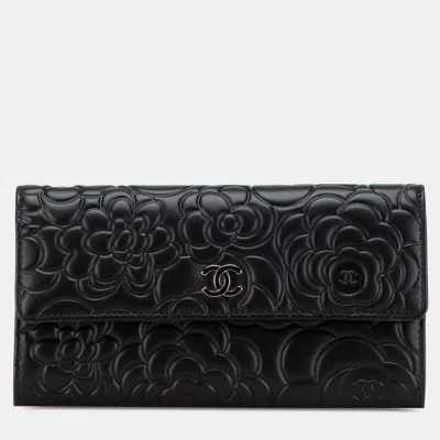 Pre-owned Chanel Black Cc Lambskin Embossed Camellia Flap Wallet