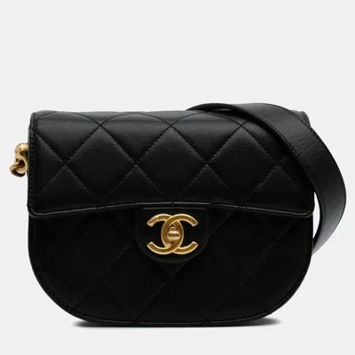 Pre-owned Chanel Black Cc Quilted Calfskin Round Moon Messenger Flap