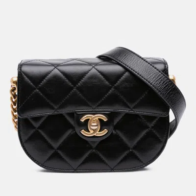 Pre-owned Chanel Black Cc Quilted Calfskin Round Moon Messenger Flap