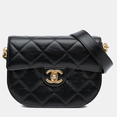 Pre-owned Chanel Black Cc Quilted Calfskin Round Moon Messenger Flap