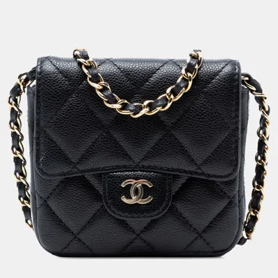 Pre-owned Chanel Black Cc Quilted Caviar Flap Card Holder On Chain
