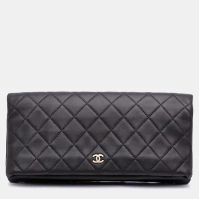 Pre-owned Chanel Black Cc Quilted Lambskin Foldover Clutch